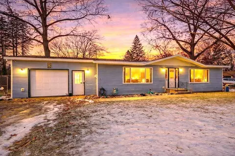 517 Colby, Dowagiac, MI 49047