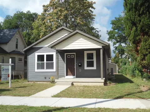 1015 Cass, Grand Rapids, MI 49507