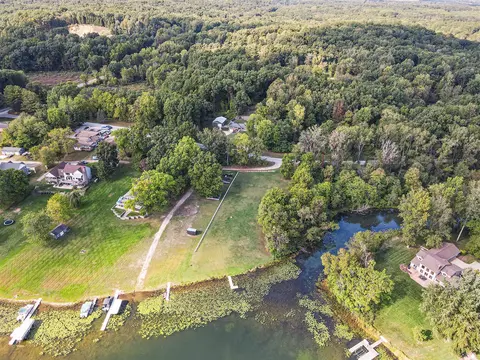 V/l Bidelman, Three Rivers, MI 49093 photo 7