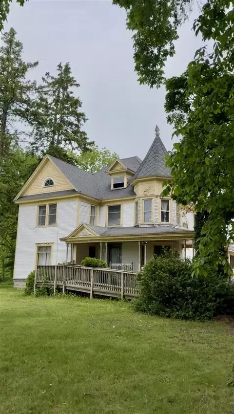 29020 Co Rd 354, Lawton, MI 49065