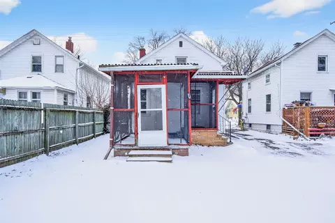 Exterior - 907 N Elm, Jackson, MI 49202 photo 8 of 10