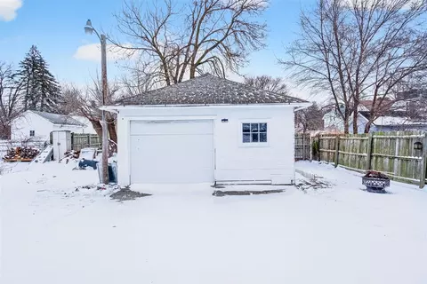 Exterior - 907 N Elm, Jackson, MI 49202 photo 10 of 10