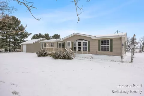 9820 W 5 Pt, Bellevue, MI 49021