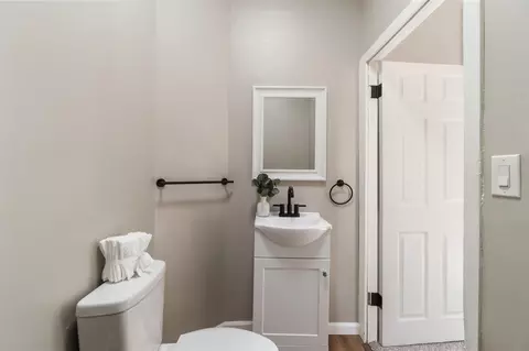 Bath - 309 N N Park, Jackson, MI 49201 photo 1 of 6
