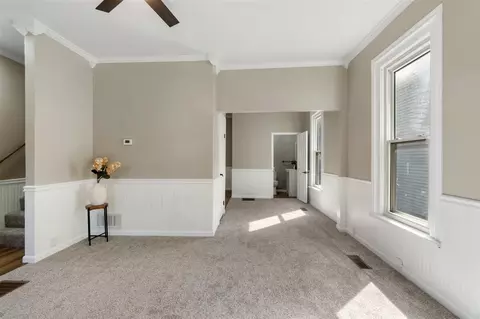 Living - 309 N N Park, Jackson, MI 49201 photo 4 of 4