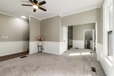 Living - 309 N N Park, Jackson, MI 49201 photo 3 of 4