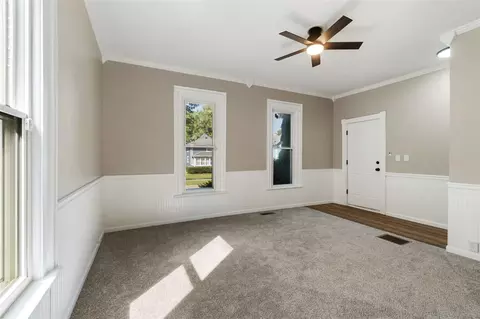 Living - 309 N N Park, Jackson, MI 49201 photo 2 of 4