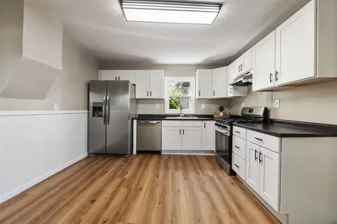 Kitchen - 309 N N Park, Jackson, MI 49201 photo 2 of 4