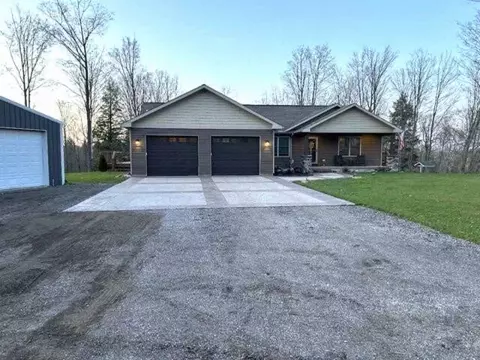 18274 200th, Leroy, MI 49655