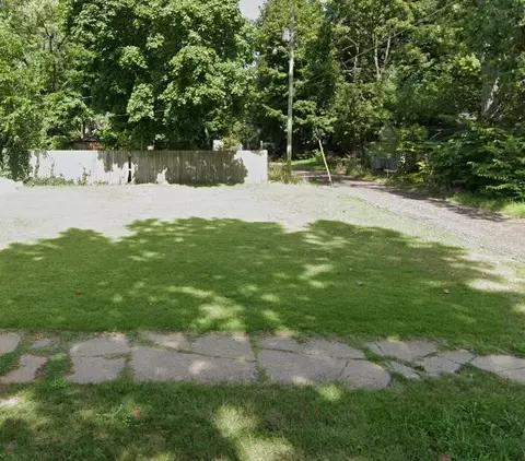 361 E May, Benton Harbor, MI 49022