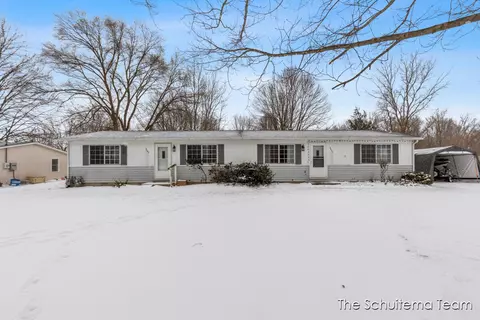 5668-5670 142nd, Holland, MI 49423