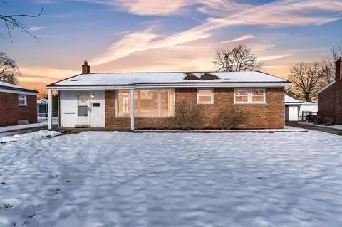 35940 Parkdale, Livonia, MI 48150