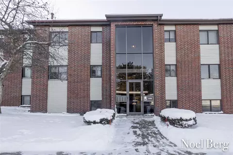 3392 Devonwood #E, Grand Rapids, MI 49525