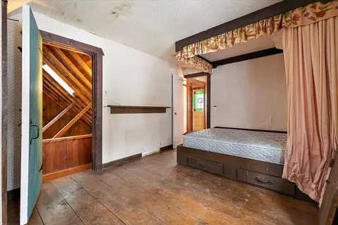 Bedroom - 735 Renshaw, Clawson, MI 48017 photo 2 of 3