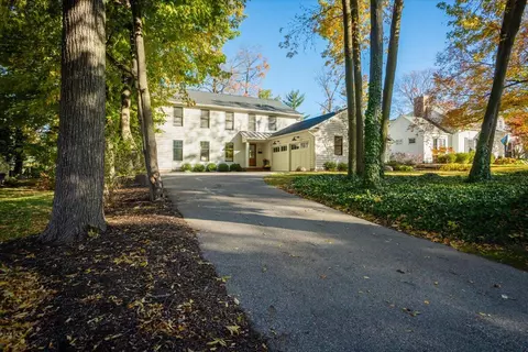 2715 Elmwood, Grand Rapids, MI 49506