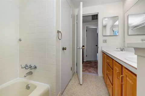 Bath - 2881 N Baylis, Ann Arbor, MI 48108 photo 2 of 6