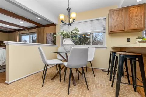 Dining - 2881 N Baylis, Ann Arbor, MI 48108 photo 4 of 4