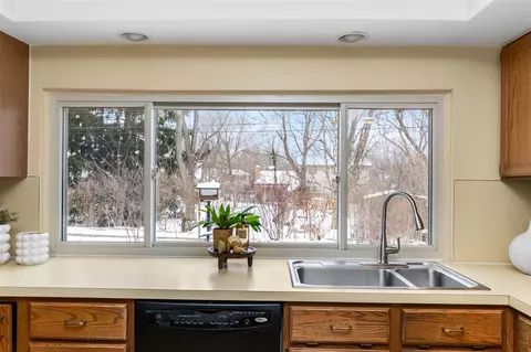 Kitchen - 2881 N Baylis, Ann Arbor, MI 48108 photo 3 of 7