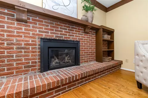 Living - 2881 N Baylis, Ann Arbor, MI 48108 photo 5 of 5