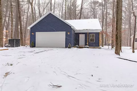6771 E Four Seasons, Newaygo, MI 49337