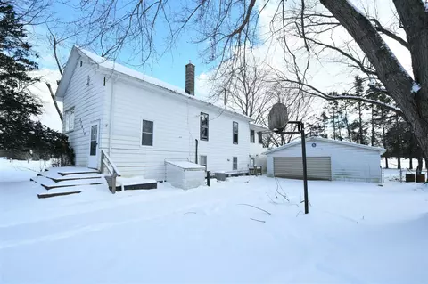 27877 County Road 375, Paw Paw, MI 49079
