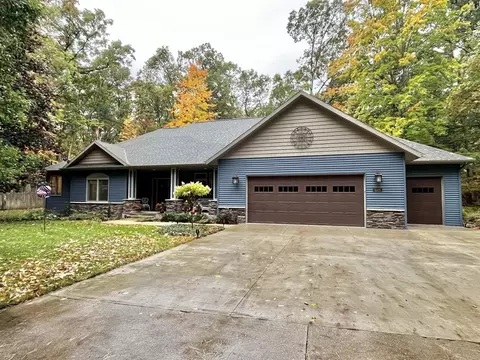 6125 Lakeshore, Montague, MI 49437