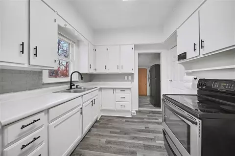 Kitchen - 1023 Maple, Jackson, MI 49203 photo 2 of 2