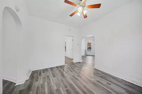 Living - 1023 Maple, Jackson, MI 49203 photo 3 of 4