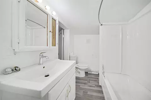 Bath - 1023 Maple, Jackson, MI 49203 photo 1 of 1