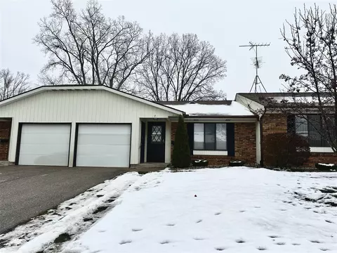53 Old Ml #17, Holland, MI 49423