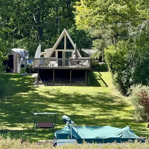 1110 Cambridge, Onsted, MI 49265