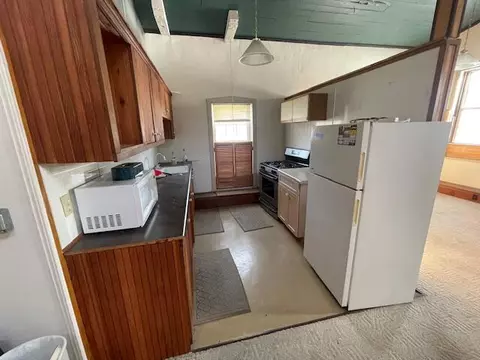Kitchen - 50 Bennett, Coldwater, MI 49036 photo 3 of 3