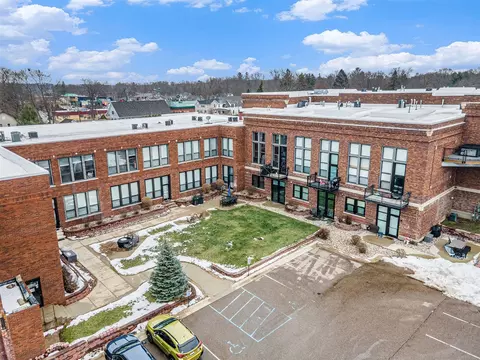 460 Broadway #102, South Haven, MI 49090