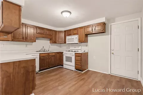 Kitchen - 12271 15 12 Mile, Marshall, MI 49068 photo 1 of 3