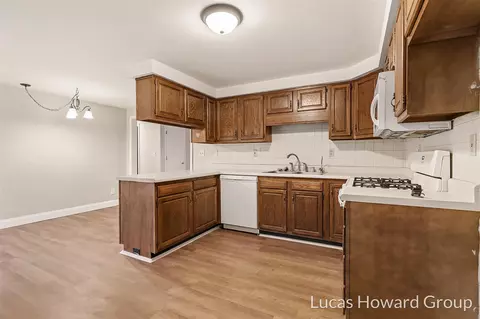 Kitchen - 12271 15 12 Mile, Marshall, MI 49068 photo 2 of 3
