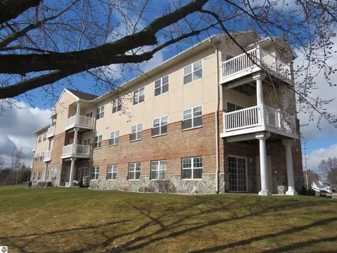 301 N N Lk #208, Cadillac, MI 49601
