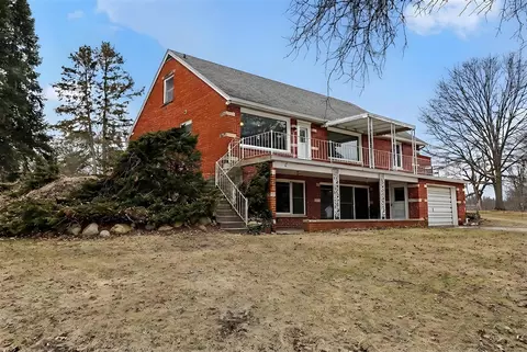 10827 N 12th, Plainwell, MI 49080