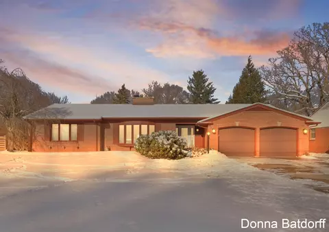 1725 Millbank, Grand Rapids, MI 49508