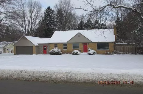 2589 Lake Michigan, Grand Rapids, MI 49504