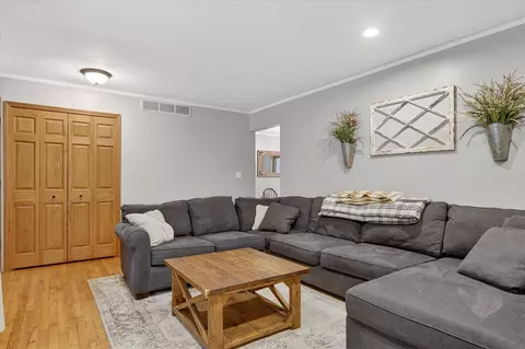 9765 Mcclements, Brighton, MI 48114 photo 7