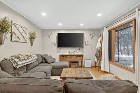 9765 Mcclements, Brighton, MI 48114 photo 5