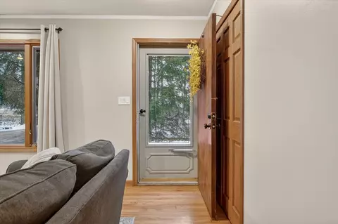 9765 Mcclements, Brighton, MI 48114 photo 3