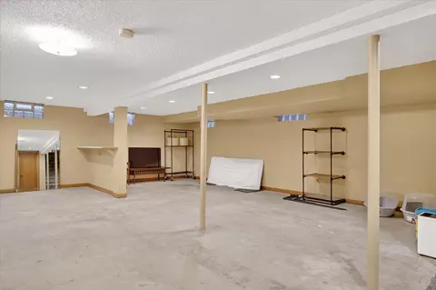 9765 Mcclements, Brighton, MI 48114 photo 23