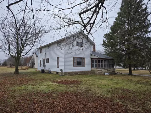 Exterior - 8662 Stony Lk, Jackson, MI 49201 photo 2 of 20