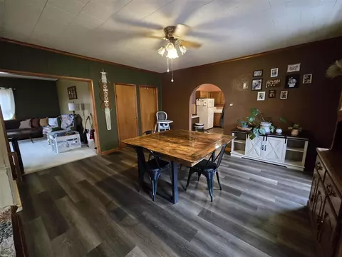 Dining - 8662 Stony Lk, Jackson, MI 49201 photo 4 of 5