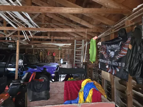 Exterior - 8662 Stony Lk, Jackson, MI 49201 photo 17 of 20