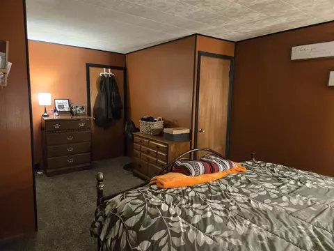 Bedroom - 8662 Stony Lk, Jackson, MI 49201 photo 1 of 5