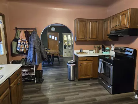 Kitchen - 8662 Stony Lk, Jackson, MI 49201 photo 2 of 3