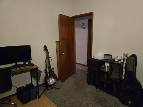 Bedroom - 8662 Stony Lk, Jackson, MI 49201 photo 3 of 5