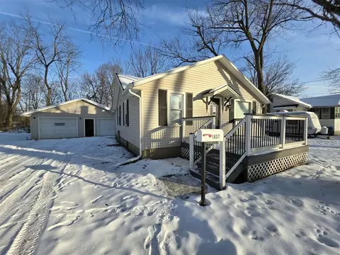 1837 E Stockbridge, Kalamazoo, MI 49001